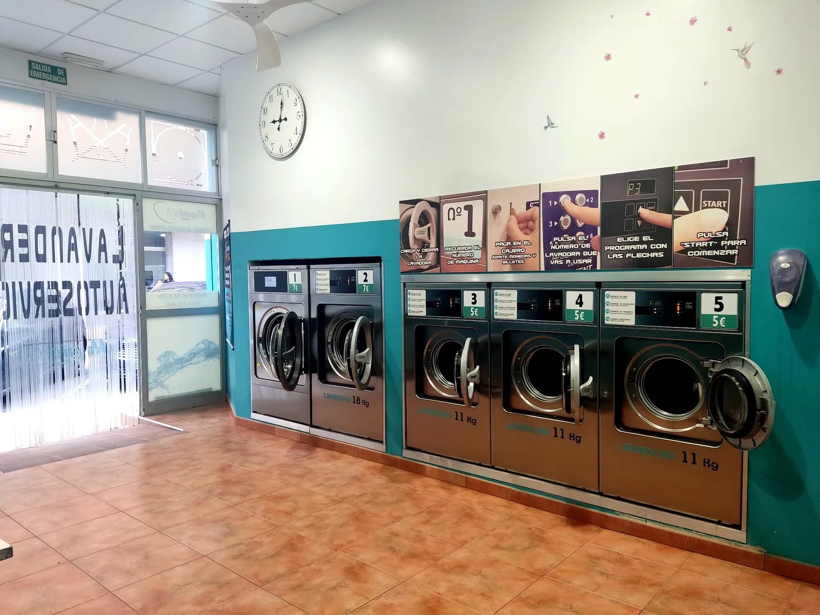 Sala de espera de Lavandería Autoservicio Rapiddo